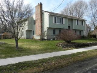 11 Rutland St, Dover, NH 03820-3918