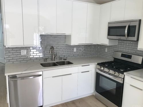 7650 Amestoy Ave, Van Nuys CA  91406-2109 exterior