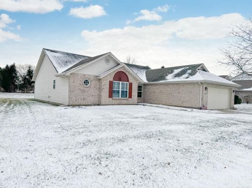 127 Union Ridge Dr, Englewood, OH 45322-8727