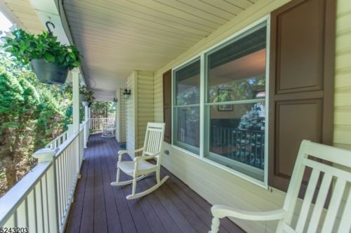 19 Marisa Ct, West Milford NJ  07480-3000 exterior