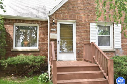 3817 87th St, Milwaukee WI  53222-2840 exterior