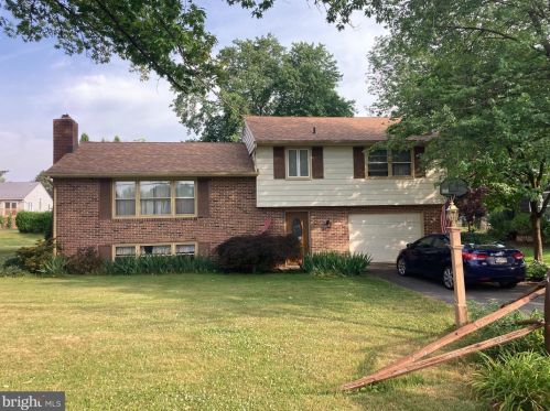 38 Oak Ln, Schoeneck, PA 17578-9719