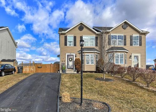 66 Galaxy Dr, Hanover, PA 17331-9412