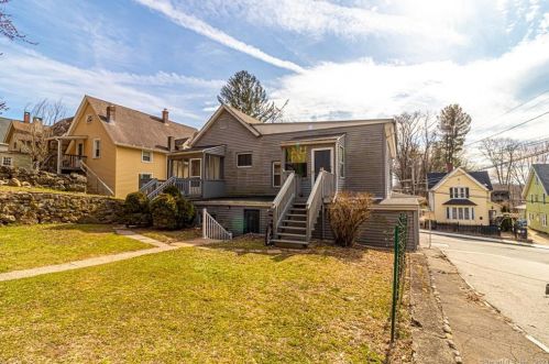 28 Oak St, Norwich CT  06360-5111 exterior