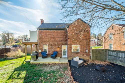 257 Constitution Dr, Pittsburgh PA 15236-4467 exterior