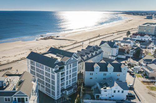 377 Ocean Blvd, Hampton, NH 03842-3634