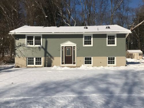 2216 Wallace St, Stroudsburg PA  18360-2727 exterior