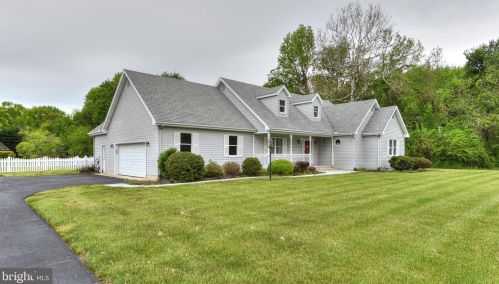 77 Memory Ln, Dover, DE 19901-2882