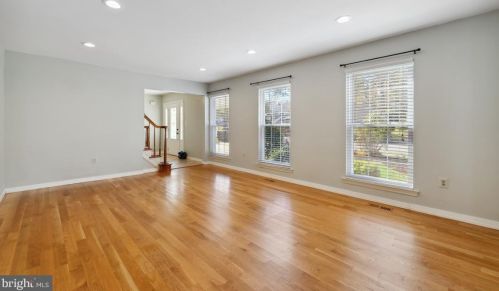 11831 Parliament Dr, Woodbridge VA  22192-1006 exterior