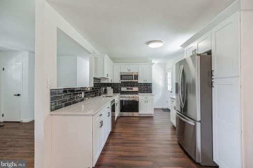 57 Evergreen Ave, Blenheim NJ  08012-3222 exterior