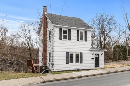 424 Central Ave, Bangor PA  18013-2122 exterior