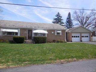 805 Hickory Ln, Easton, PA 18045-5041