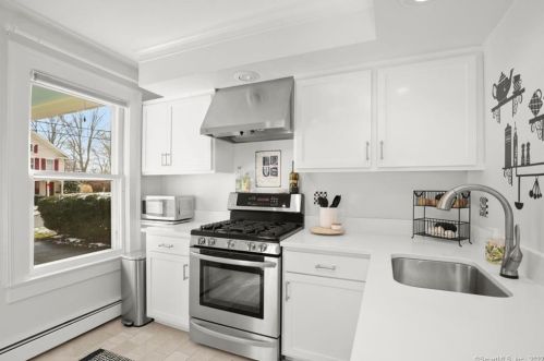 18 Reed St, Milford CT  06460-4721 exterior