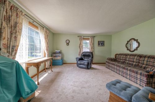 760 Blackhawk Rd, Beaver Falls PA  15010-1511 exterior