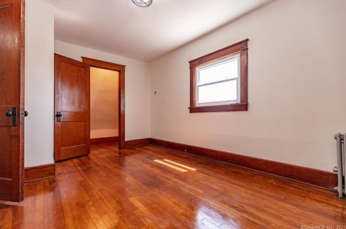 46 Sander St, United States Coast Guard Ac CT  06320-3320 exterior