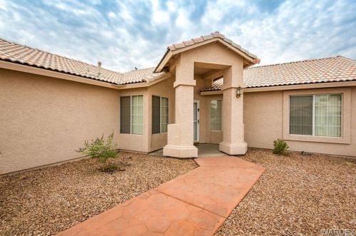 1970 Crater Lake Dr, Bullhead City, AZ 86426-6719