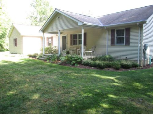 6540 Callahan Rd, Roaming Shores, OH 44085-9626