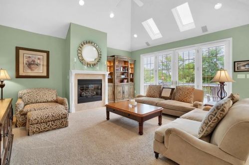 246 Arrowhead Ln, Eighty Four, PA 15330-2690