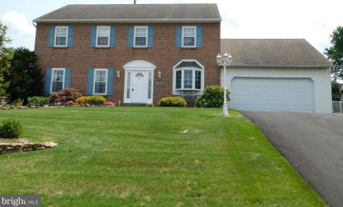 2586 Romig Rd, Gilbertsville, PA 19525-9100