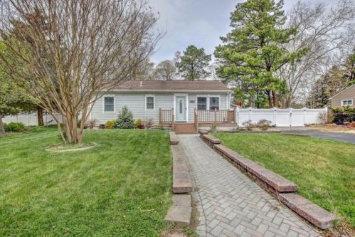 115 Teakwood Dr, Bricktown, NJ 08723-3414