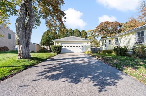 10 Wayne St, South Kingstown RI  02882-3814 exterior