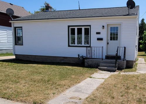 1931 31st St, Two Rivers, WI 54241-1601