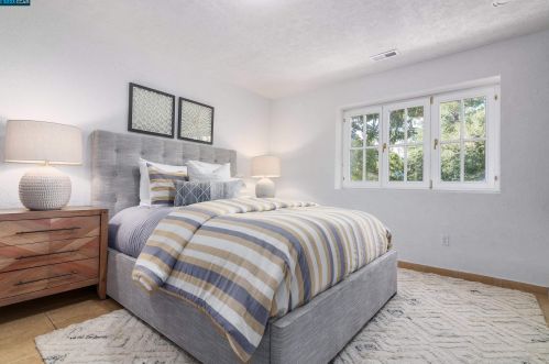 40 Las Palomas, Orinda CA  94563-1916 exterior