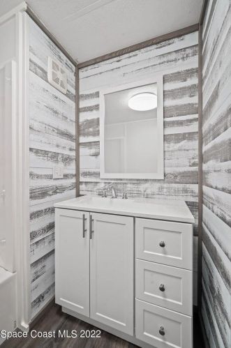 738 Lark Dr, Sebastian FL  32976-7224 exterior