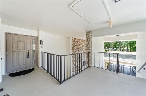 525 Wildwood Ln, Naples, FL 34105-3217