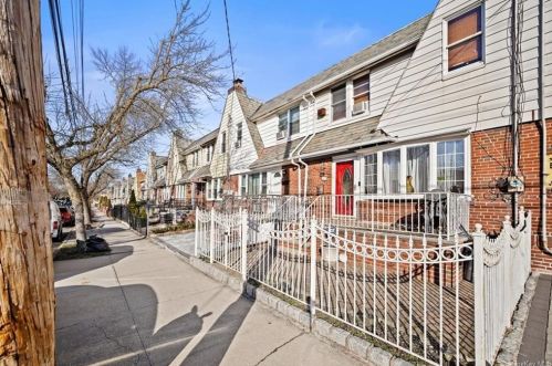 2518 Mickle Ave, Bronx, NY 10469-6116