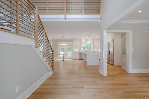 36 Hickory Ln, Ridgefield, CT 06877-5214