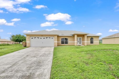 4904 Bygone St, Lehigh Acres, FL 33971-6560