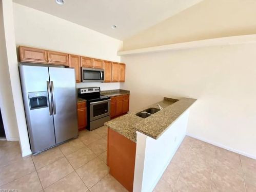 3822 16th Pl, Cape Coral, FL 33914-5002