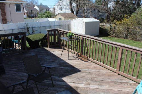 1212 Sylvia Rd, Seaford NY  11783-1537 exterior