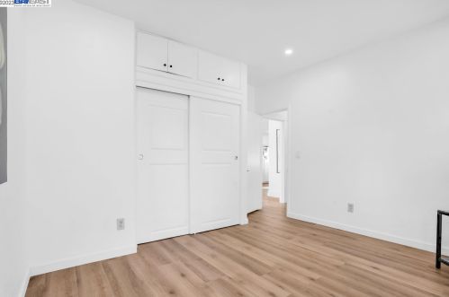 221 Cambridge Ave, San Leandro CA  94577-1825 exterior