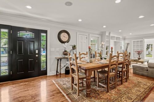 26 Bonheur Rd, Bridgeport CT  06611-3404 exterior