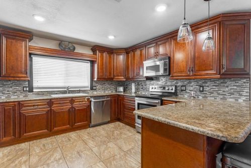 707 Shore Dr, Oldsmar FL  34677-4305 exterior