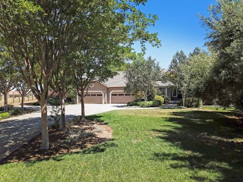 10000 Walter Welsher Ct, Gilroy, CA 95020-9704
