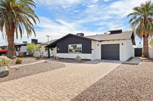 715 Ivanhoe St, Chandler, AZ 85225-3990