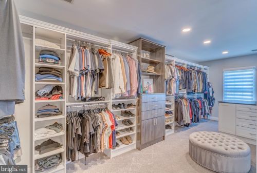 18292 St Georges Ct, Leesburg VA  20176-7421 exterior