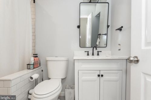 260 Cricklewood Cir, Lansdale PA  19446-1420 exterior