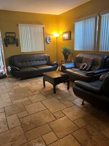 9076 Sylmar Ave, Van Nuys CA  91402-1912 exterior