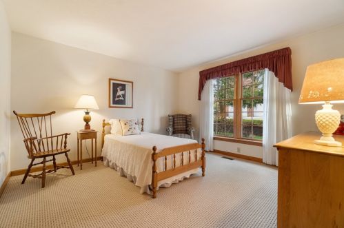 718 Willowcrest Dr, Gibsonia PA  15044-6028 exterior