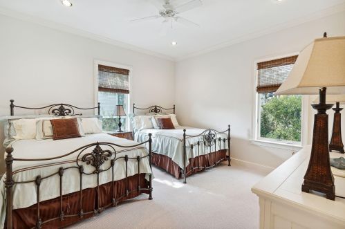 5 Beachwood, Isle Of Palms SC  29451-2815 exterior