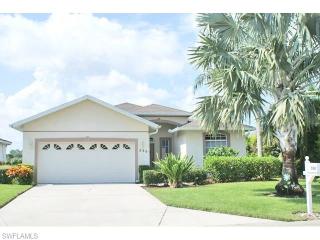 586 Crossfield Cir, Naples FL  34104-4725 exterior
