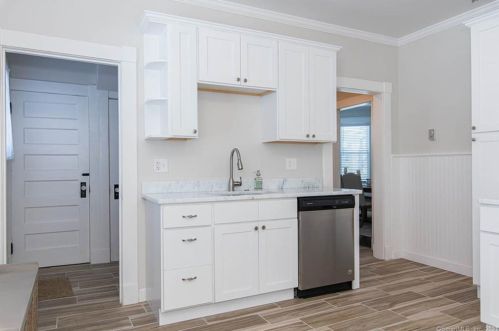 42 Merriman St, Bristol CT  06010-5042 exterior