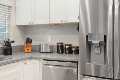 2876 Andover Ave, Carlsbad CA  92010-7004 exterior