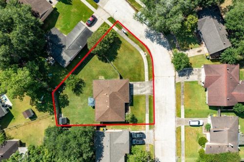 3018 Helmsley Dr, Pearland, TX 77584-2345