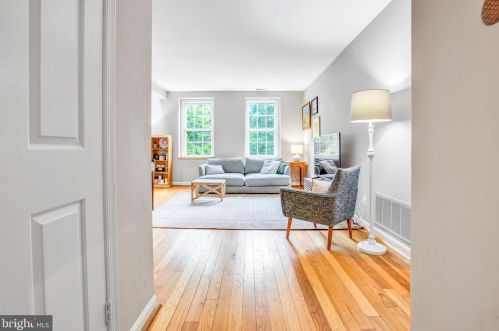 3801 39th St, Washington, DC 20016-2836