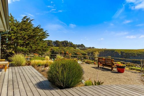 14240 Headlands Point Way, Mendocino CA  95460-9612 exterior